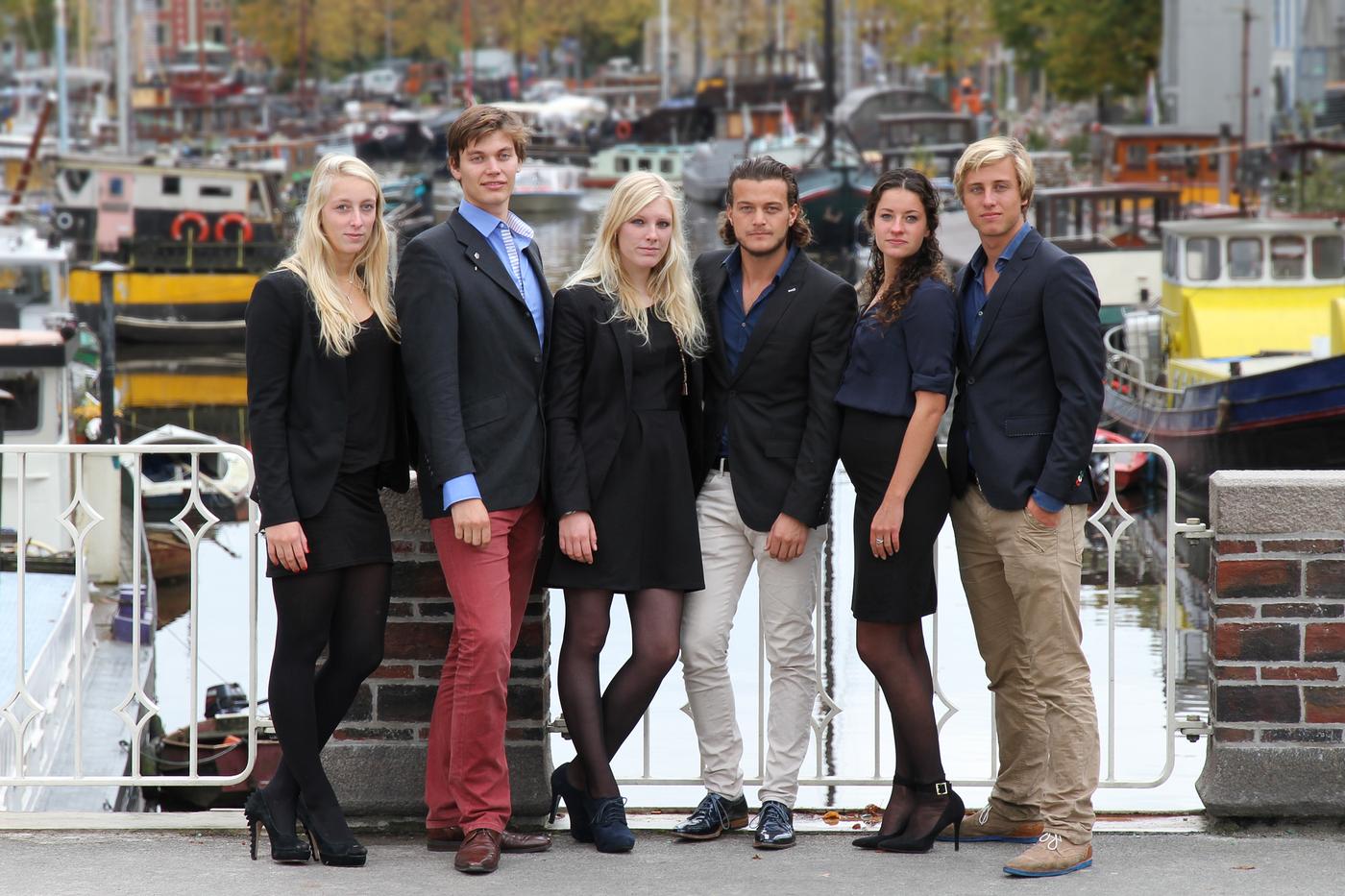 Bestuur 15-16 klein.jpg